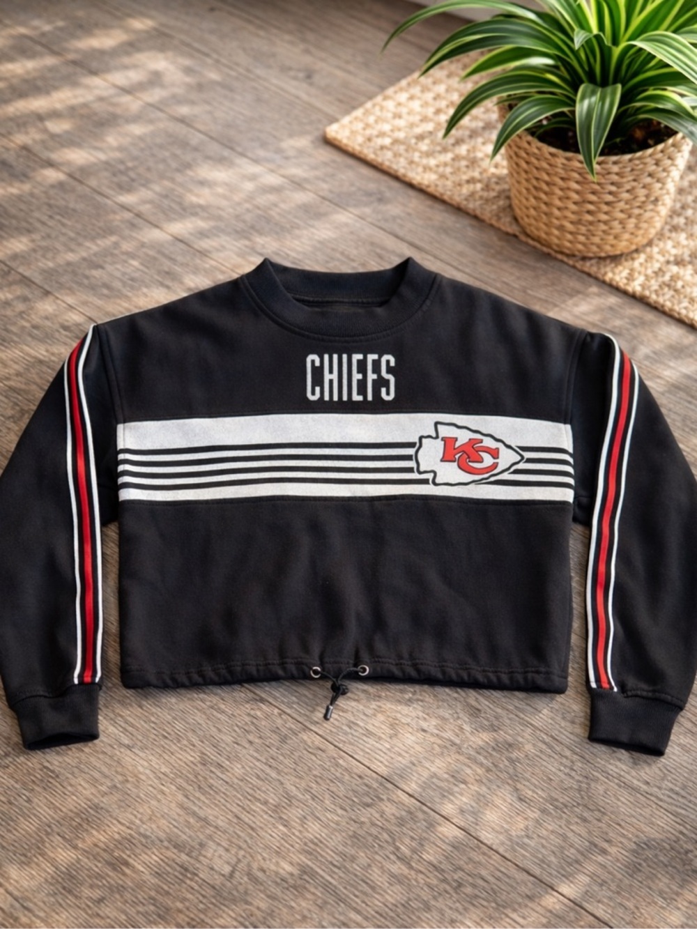 Kansas City Chiefs Cropped Sweatshirt Drawstring Hem NFL Apparel Black Size S